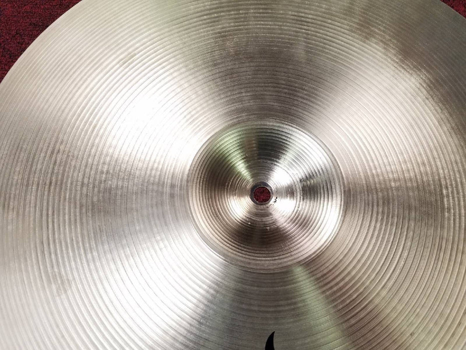 Zildjian 16" Avedis Medium  Crash Cymbal 1246 Grams