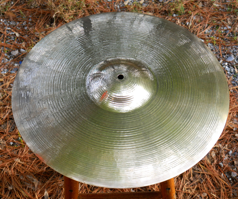 Zildjian 18" Avedis Crash Cymbal - Light 1364 grams